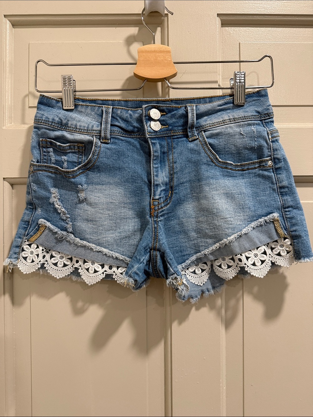 Hot Kiss Juniors Distressed Fold Back Lace Mid Rise Denim Shorts Size 5